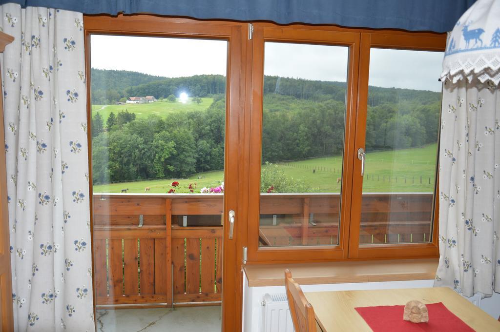 Biobauernhof Wolf-Hof Apartamento Pressbaum Quarto foto