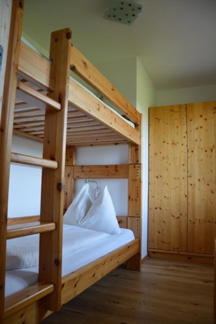 Biobauernhof Wolf-Hof Apartamento Pressbaum Quarto foto
