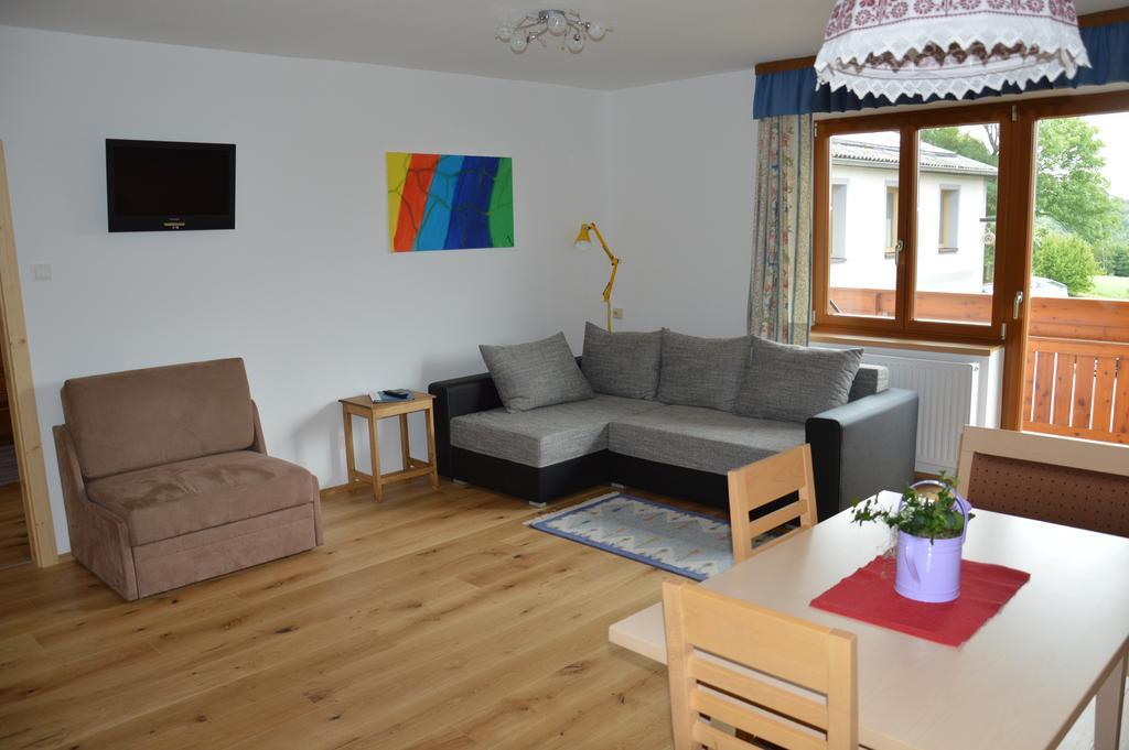 Biobauernhof Wolf-Hof Apartamento Pressbaum Quarto foto