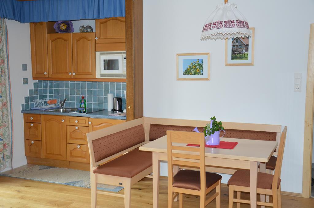 Biobauernhof Wolf-Hof Apartamento Pressbaum Quarto foto